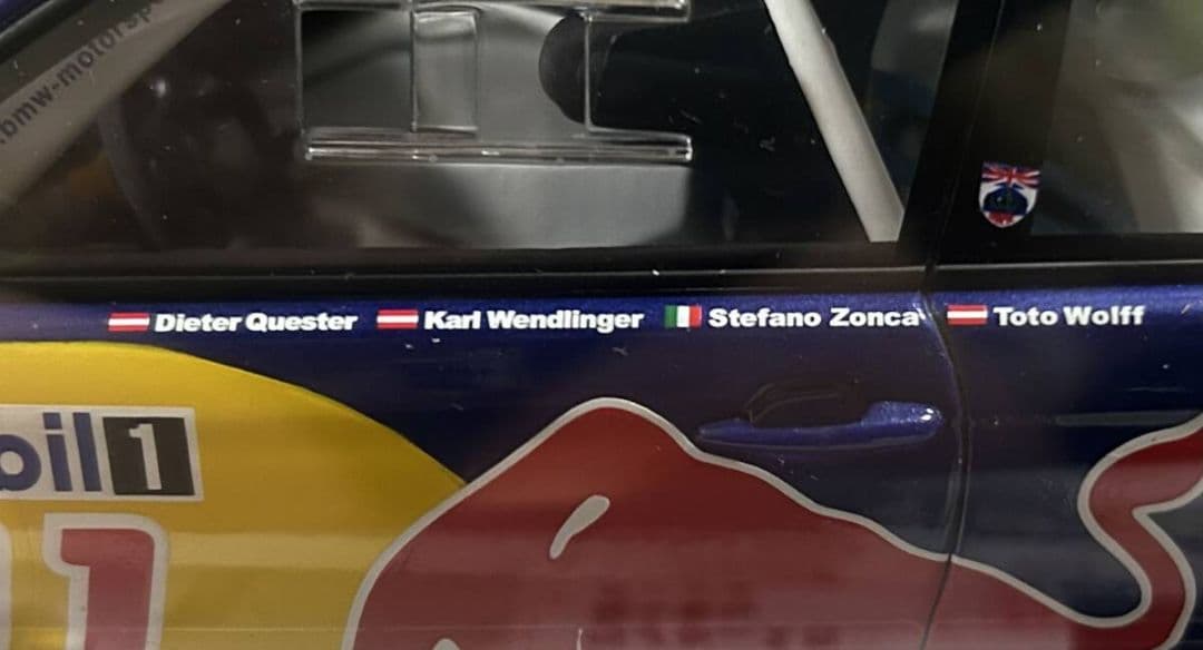 1/18オートアート2005  M3GTR E46 レッドブル