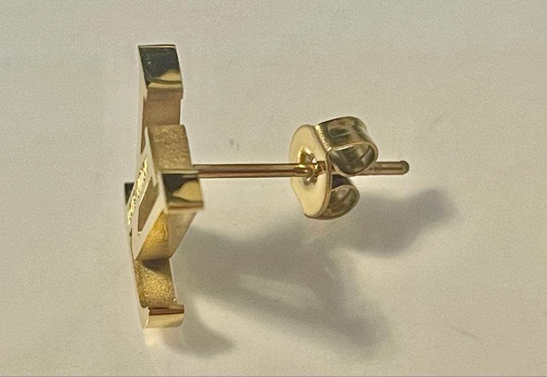 Louis Vuitton ゴールド LVロゴ ピアス(片耳)