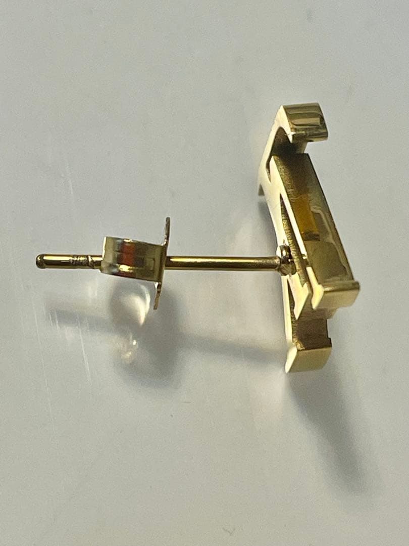 Louis Vuitton ゴールド LVロゴ ピアス(片耳)