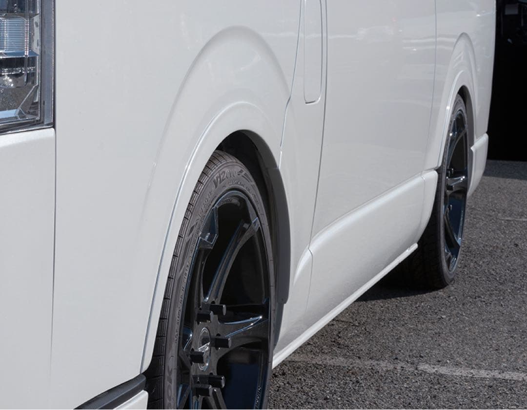 ハイエース200系　ESSEX リーガルフェンダー　ホワイトパール　未装着品