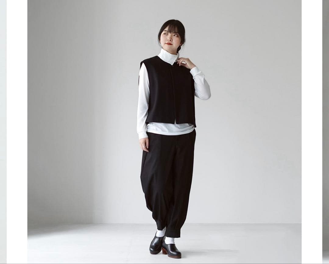 mizuiro ind（ミズイロインド） タック ヘムパンツ