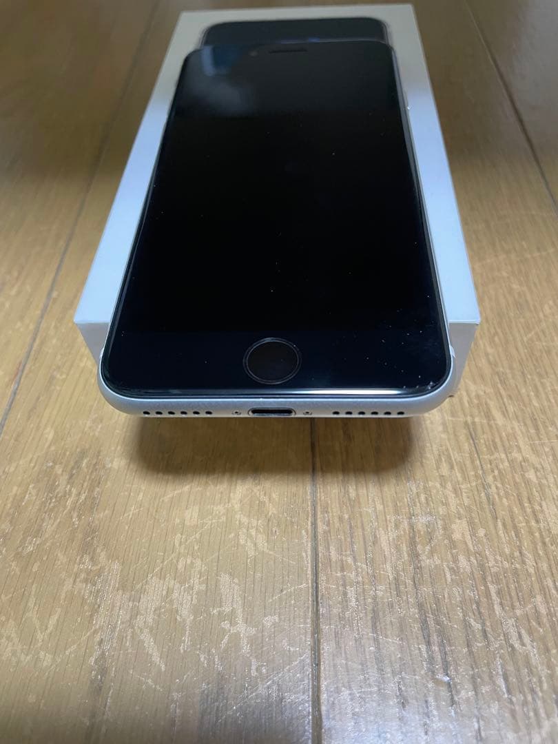 iphone se 第2世代 本体 64GB 箱あり