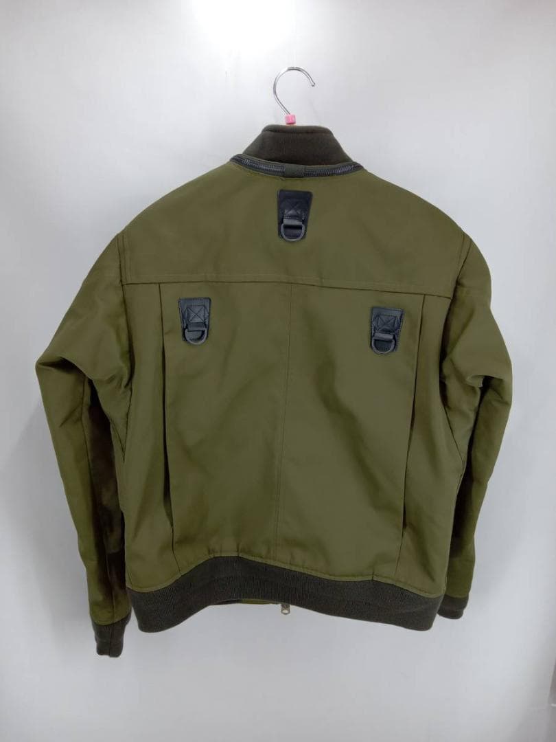 ミリタリージャケット オリーブ色