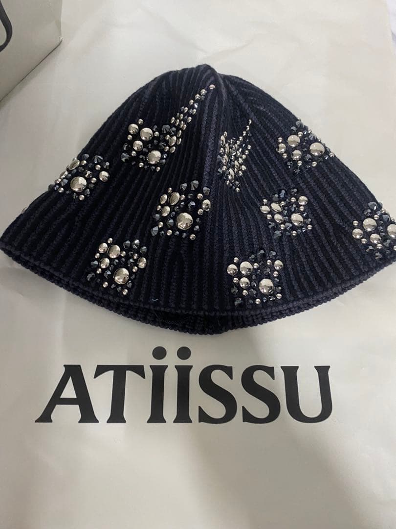 入手困難ATIÏSSU ニット帽　新品未使用