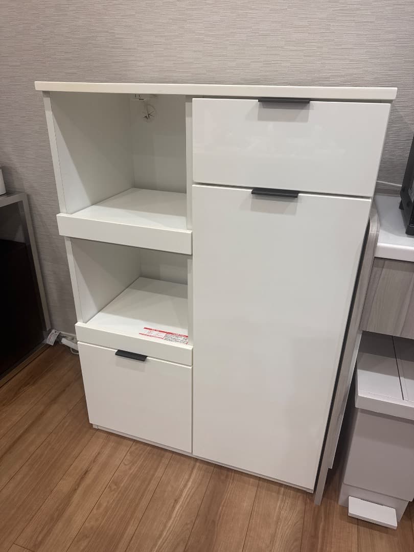 ニトリキッチンカウンター　食器棚　ホワイト