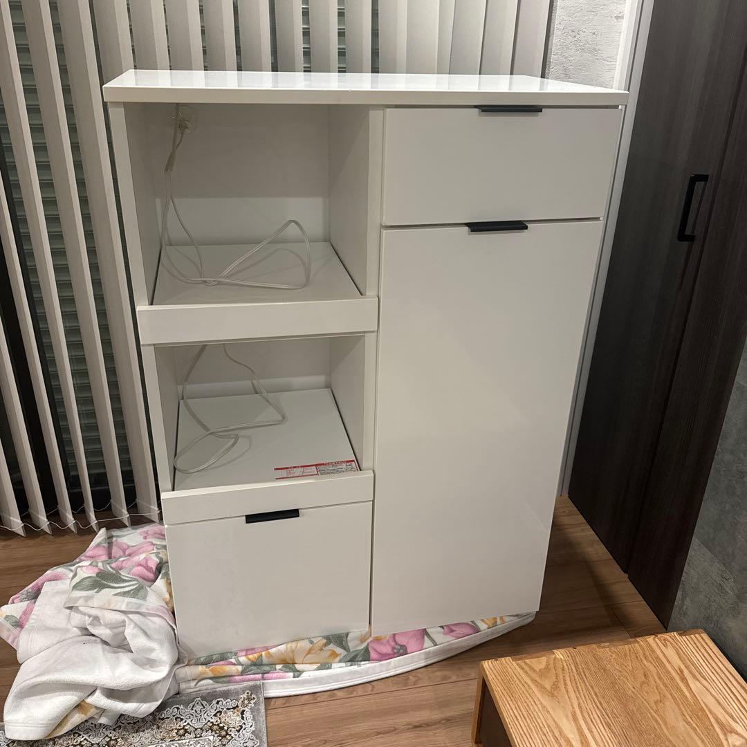 ニトリキッチンカウンター　食器棚　ホワイト