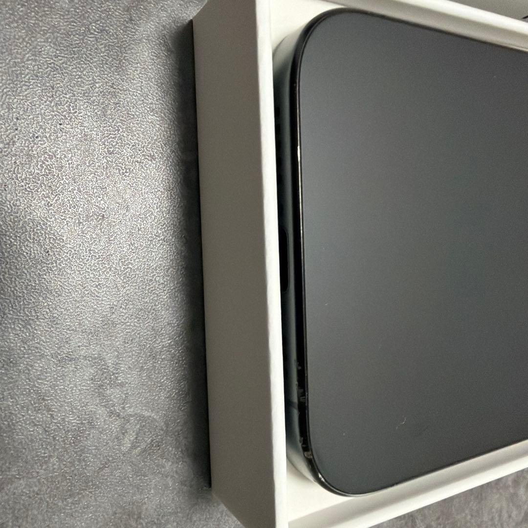 iPhone15pro 256GB ブラックチタニウム　SIMフリー