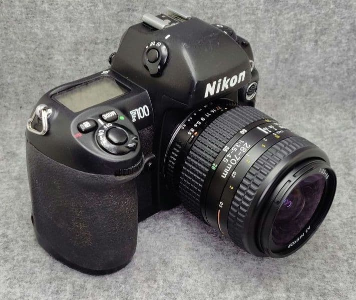 rareさまご購入予定品　Nikon F100 標準ズームレンズ付き