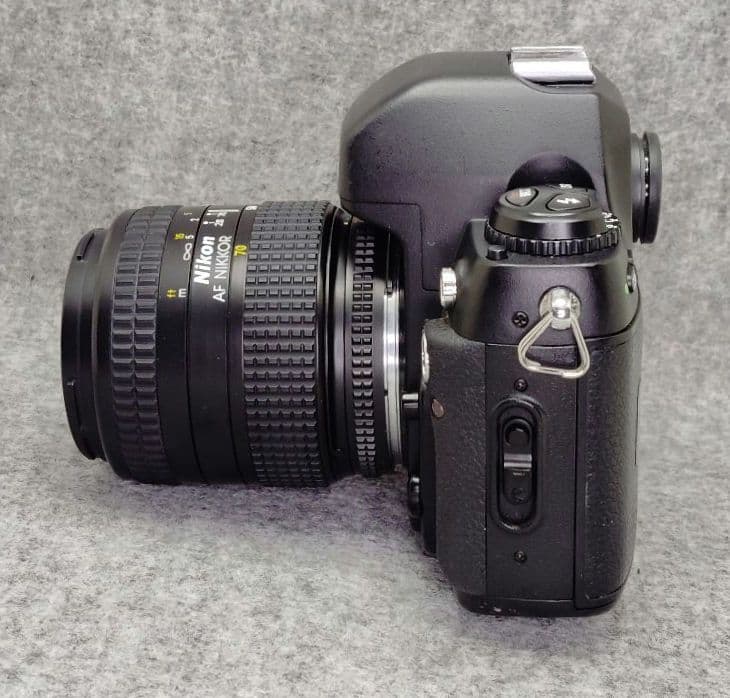 rareさまご購入予定品　Nikon F100 標準ズームレンズ付き