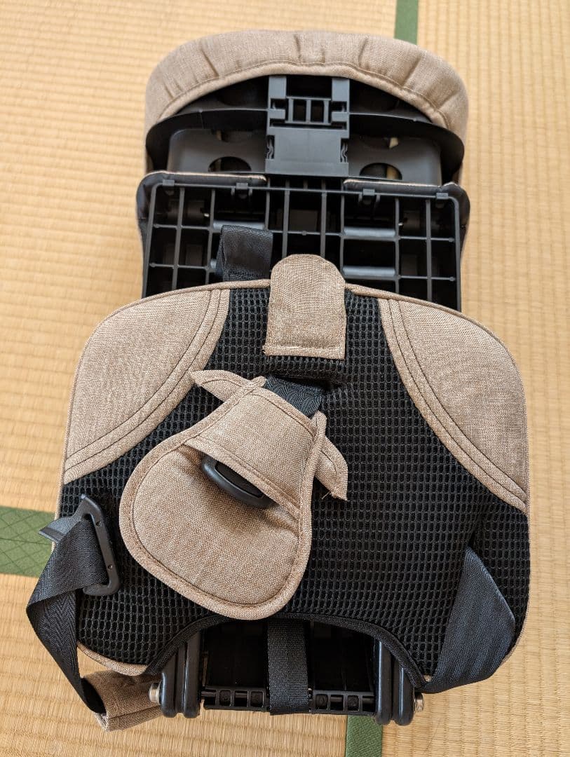 日本育児　トラベルベスト　EVO チャイルドシート サンドベージュ　収納バッグ付