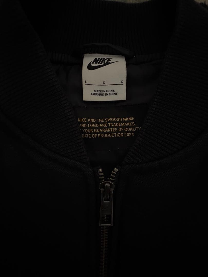 美品Nike ベスト短丈