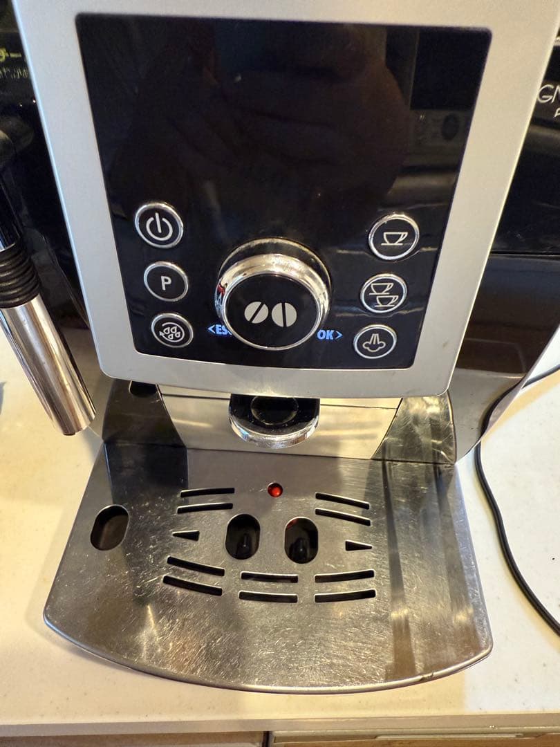デロンギ マグニフィカSプラス ECAM23210B現状品通電可能