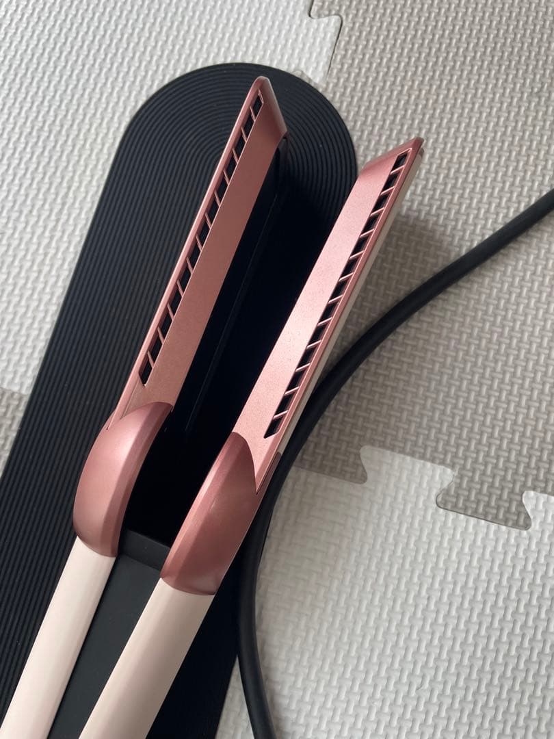 ダイソン　ヘアストレイトナー　ドライヤー