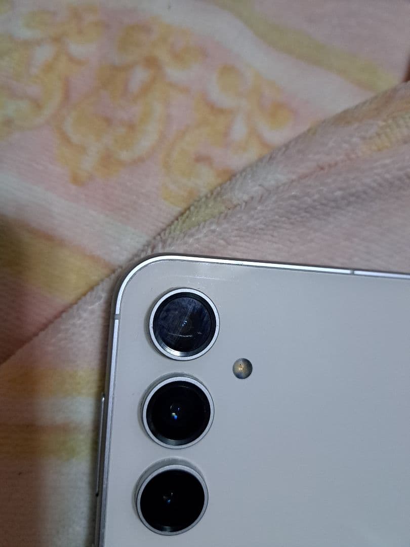 Samsung Galaxy S23 FE ホワイト 本体