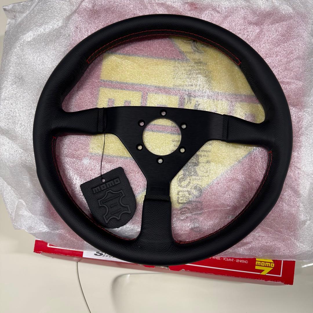 Spoon × momo ステアリング