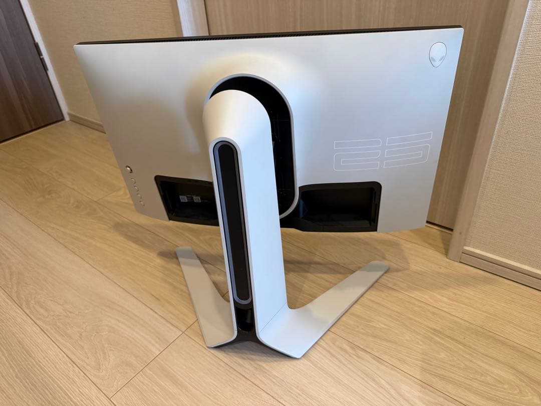 ポンチ　DELL Alienware AW2521HFL 240Hzモニタ