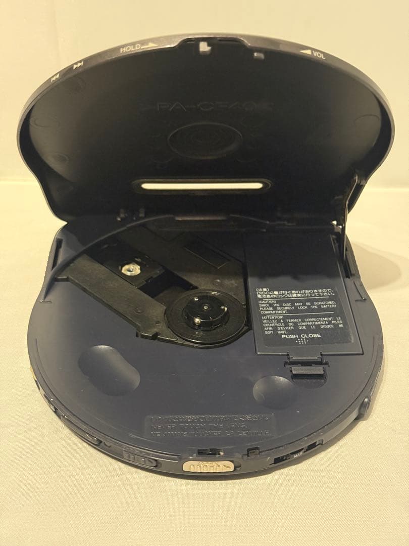 SONY D-777 ポータブルCDプレーヤー ジャンク品 A