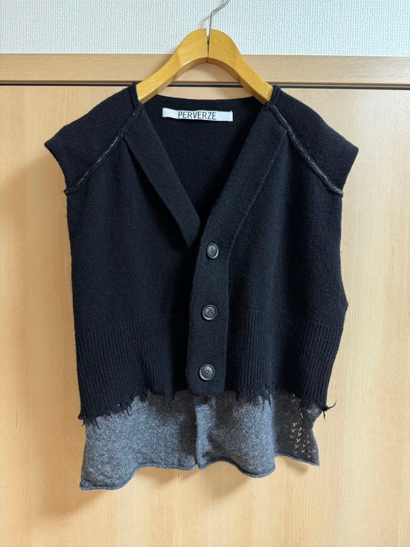 トップス PERVERZE Knit Vest Skirt