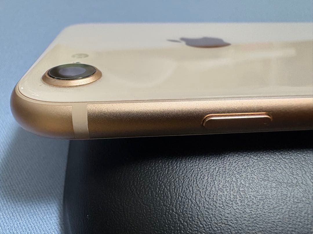 i Phone 8 Gold 64GB　SIMフリー（Apple通販）