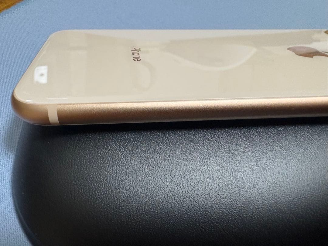 i Phone 8 Gold 64GB　SIMフリー（Apple通販）
