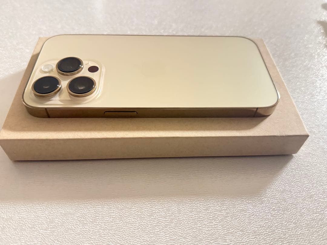 <ほぼ新品> iPhone14 Pro ゴールド 256GB アップルケア交換品