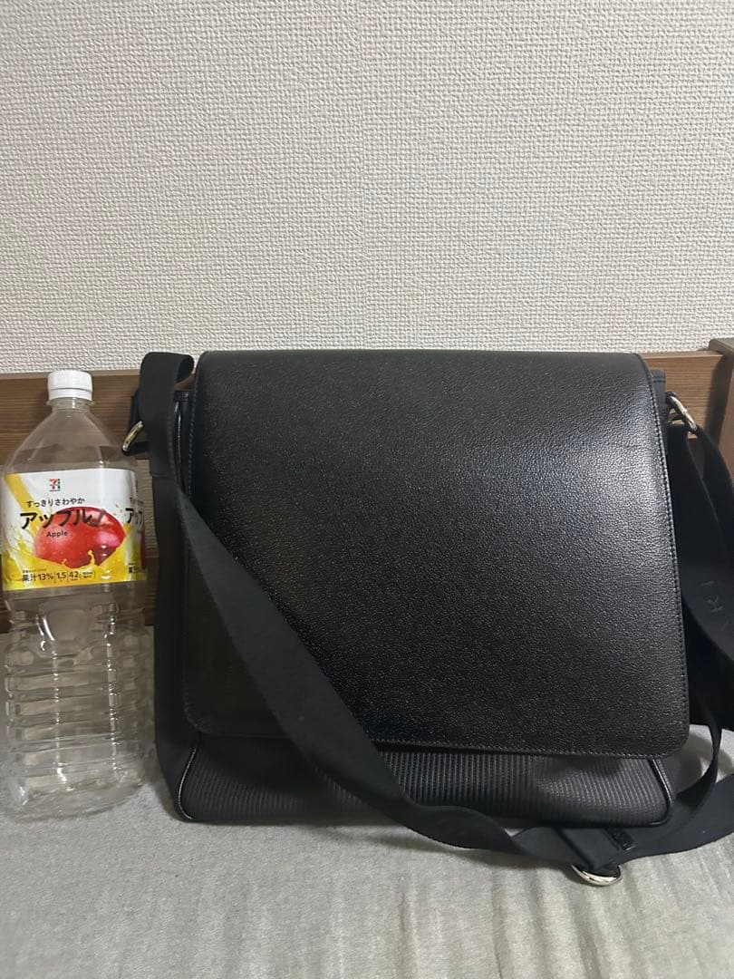 ロ*】様 BVLGARI ブラックレザーショルダーバッグ