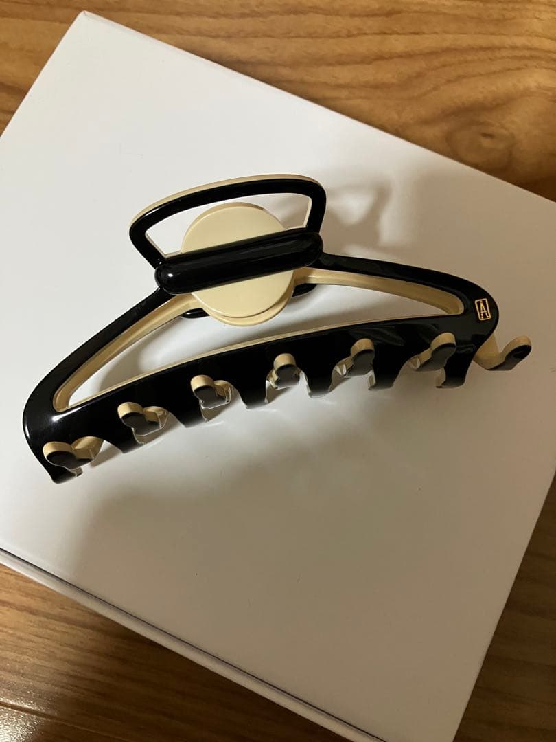 ALEXANDRE DE PARIS ヘアクリップ ブラック/アイボリー