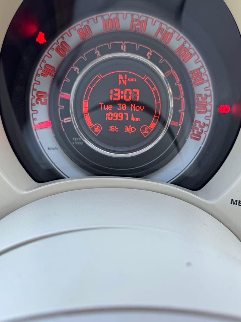 早いもの勝ち★FIAT 500ホワイトガラスルーフ車検R8年9月 乗って帰れます