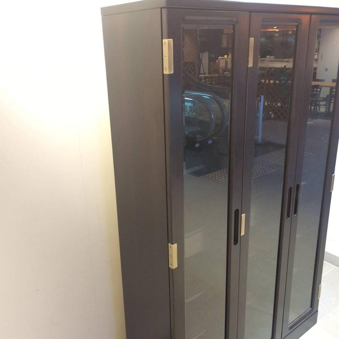 春真っ盛りセール◇美品　IDC大塚家具　書棚/本棚　飾り棚　ガラス　キャビネット