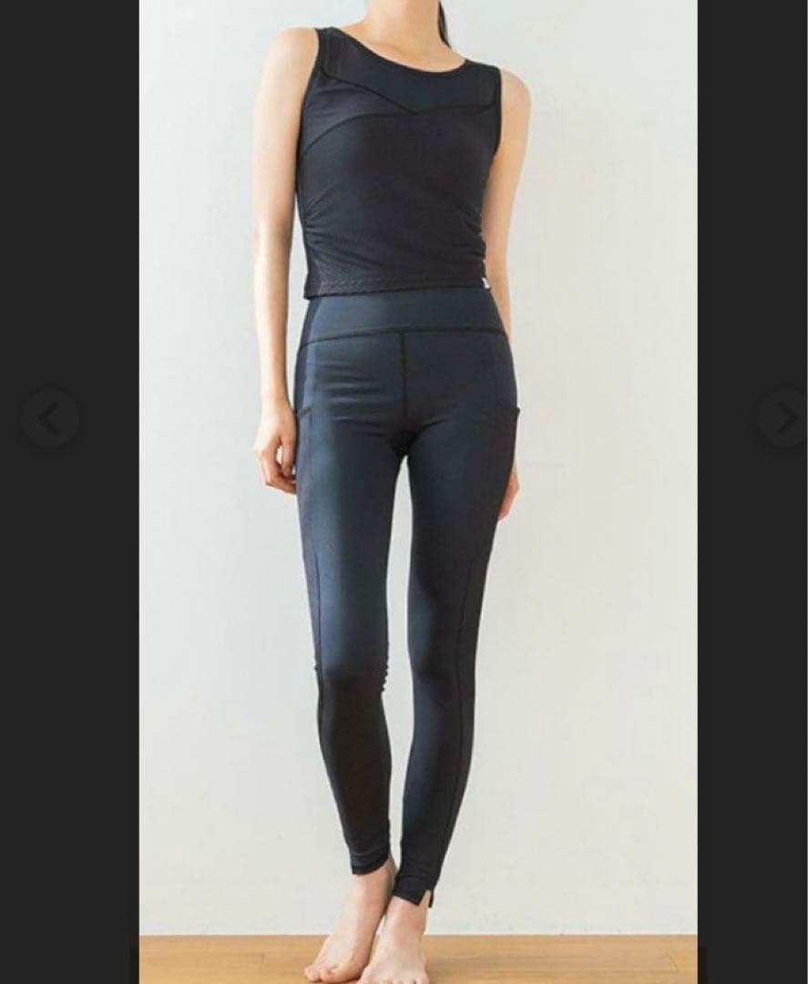 【SUKALA】未使用品ツインクロスショートタンク＆リブカーヴィーレギンス