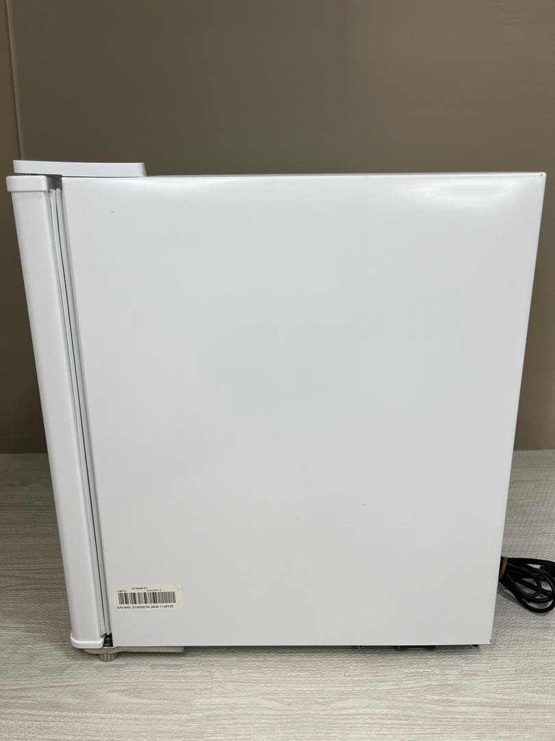 【極美品】comfee 冷蔵庫 冷凍付き　ホワイト　45Ｌ