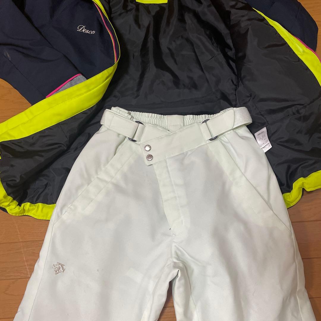 スキーウェア 女性用 ネイビー/ホワイトデサント