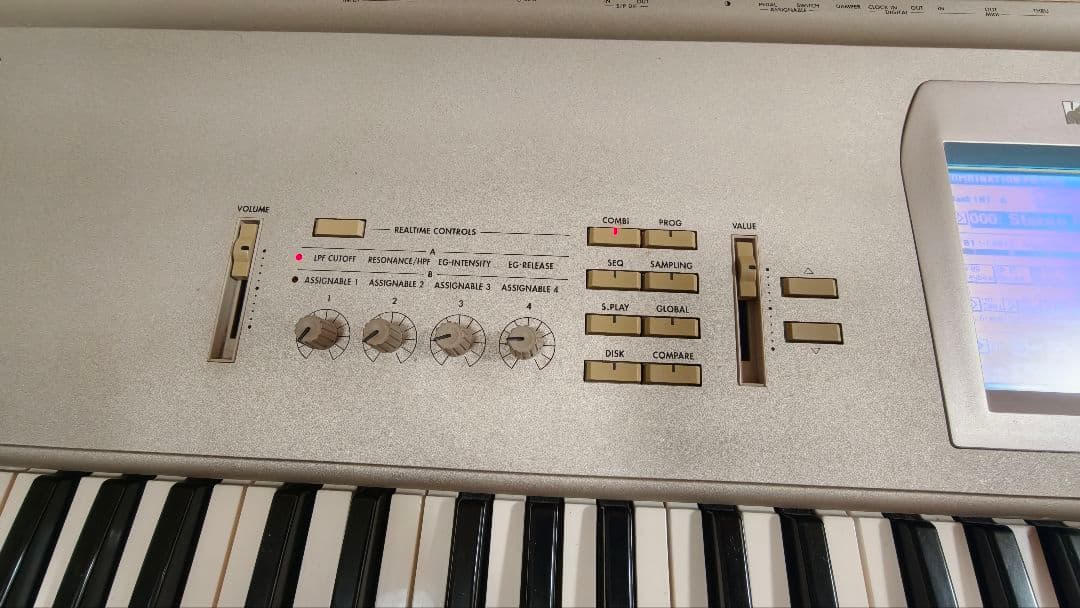 KORG TRITON STUDIO 76 音楽ワークステーション