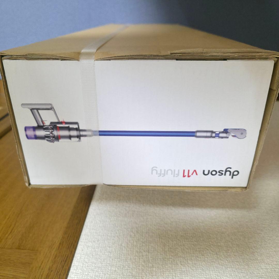395未開封】ダイソン　Dyson v11 fluffy スティッククリーナー