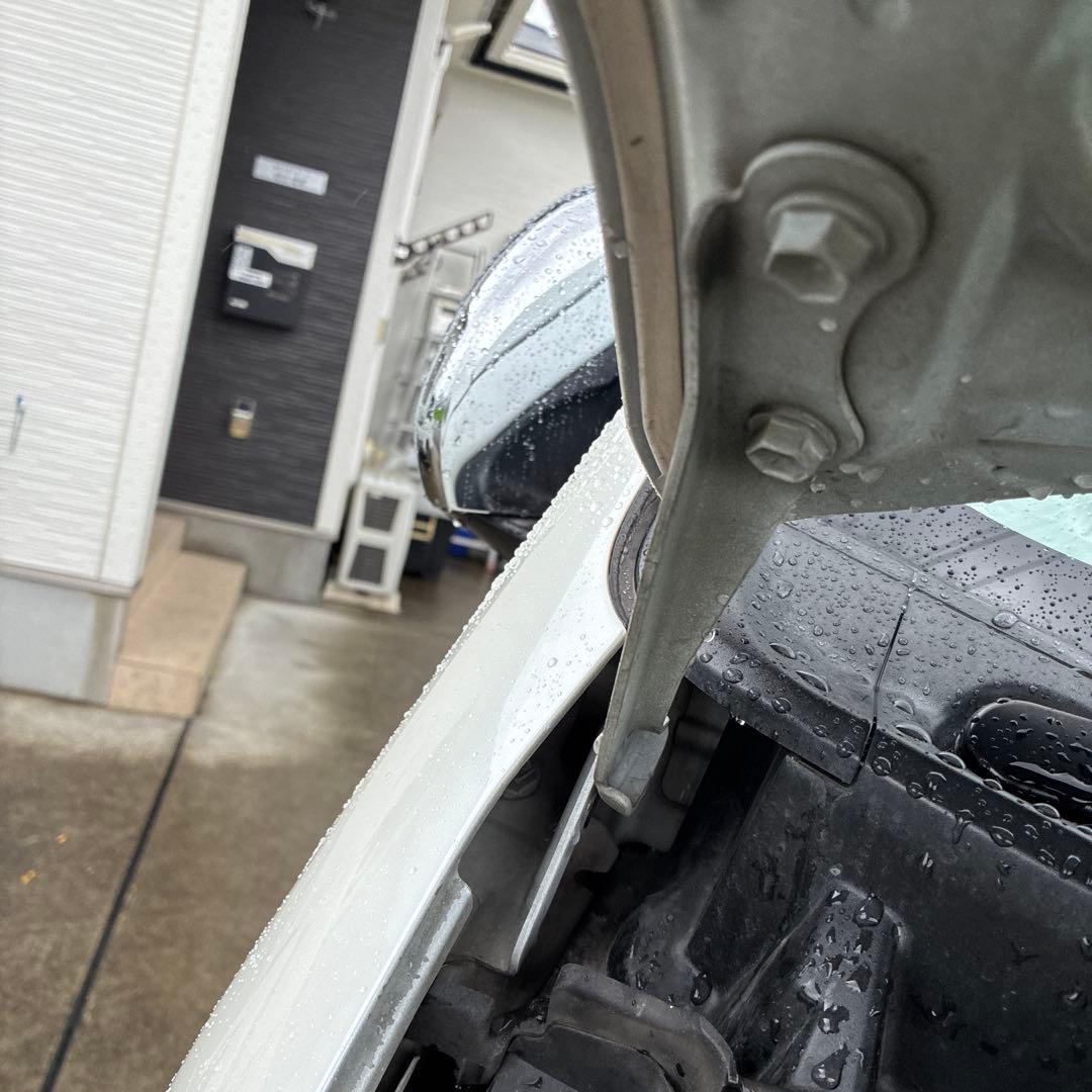 ハイエース純正ボンネット