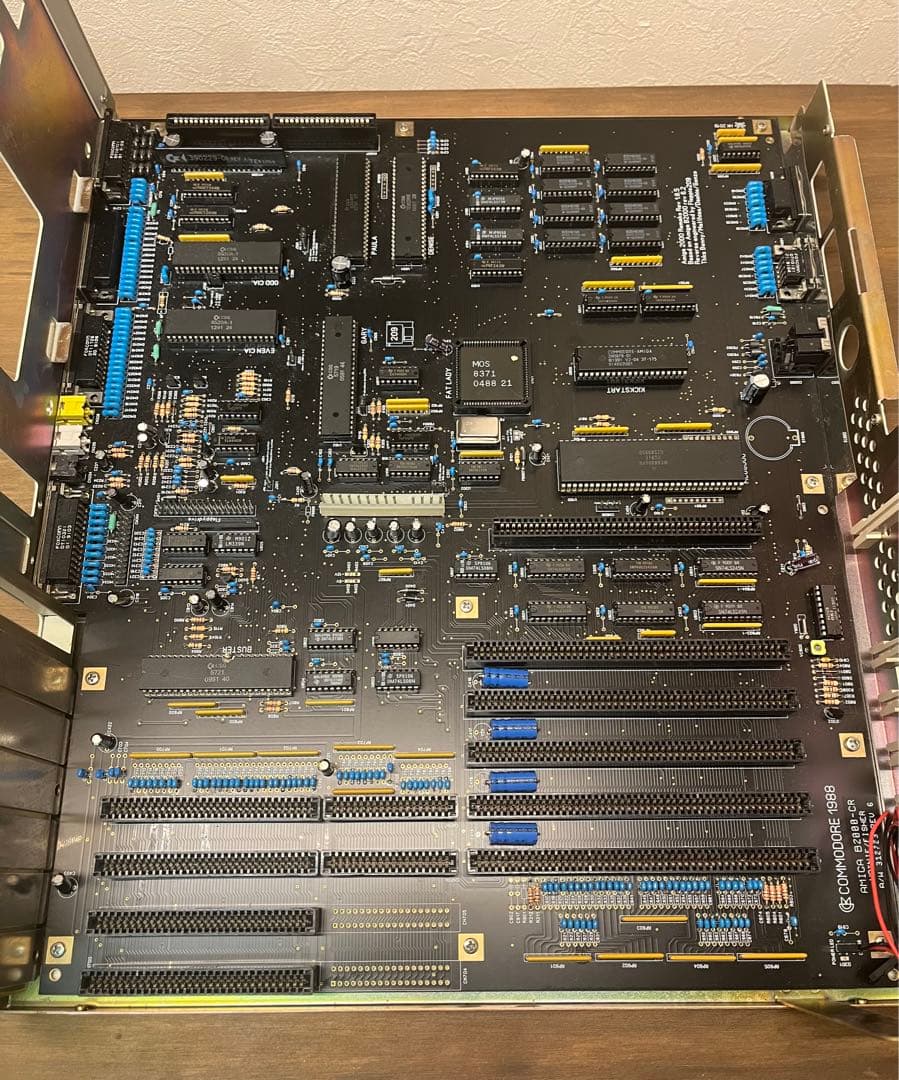 Amiga2000 コンピュータ　本体のみ