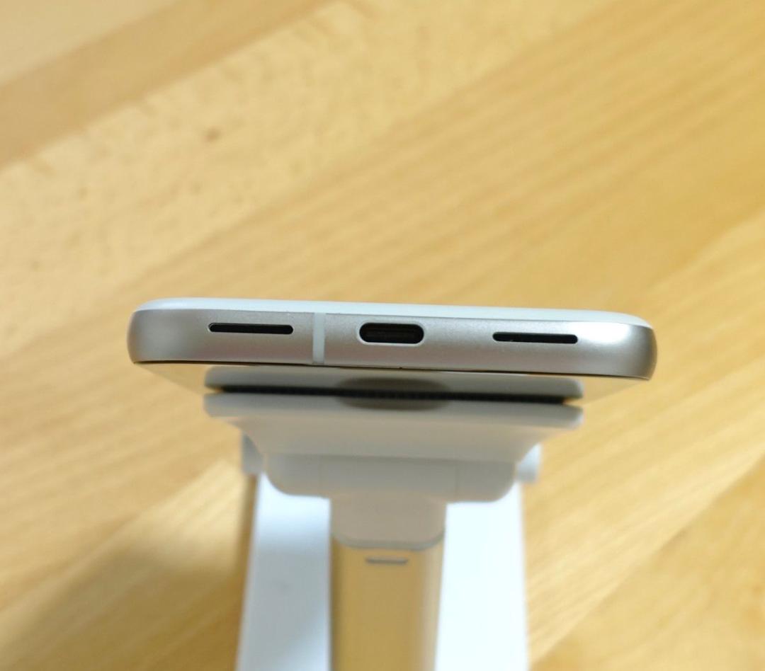 美品 Google Pixel 8a 128GB Porcelain