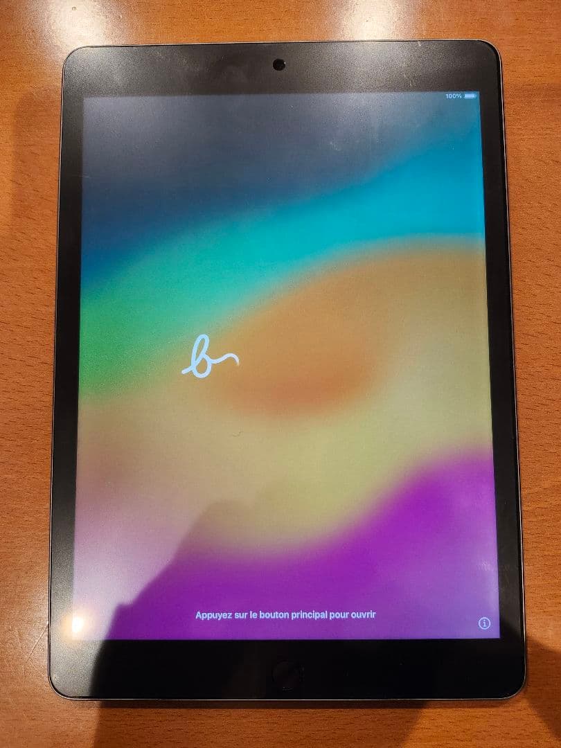 Apple iPad スペースグレー 本体　第9世代