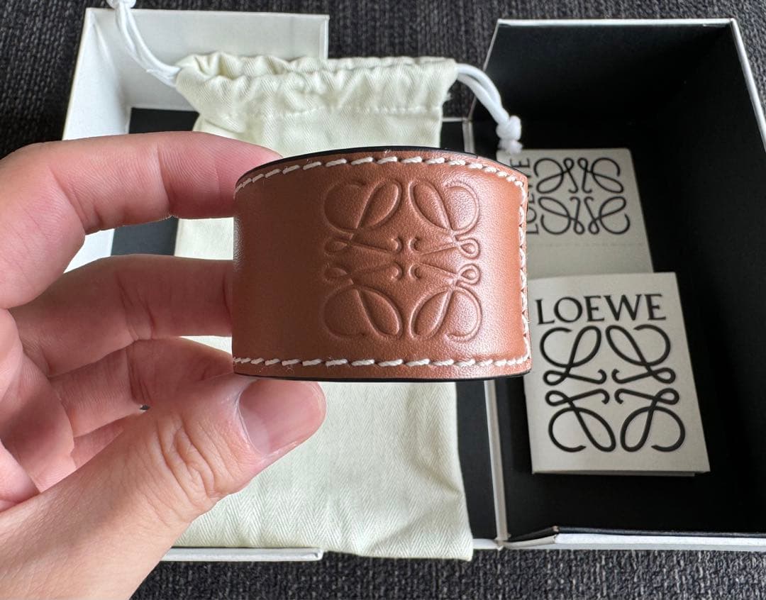 【新品・未使用】ロエベ スラップ ブレスレット レザー バングル