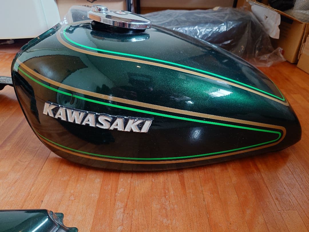Kawasaki KZ900 純正外装セット　アヌビス