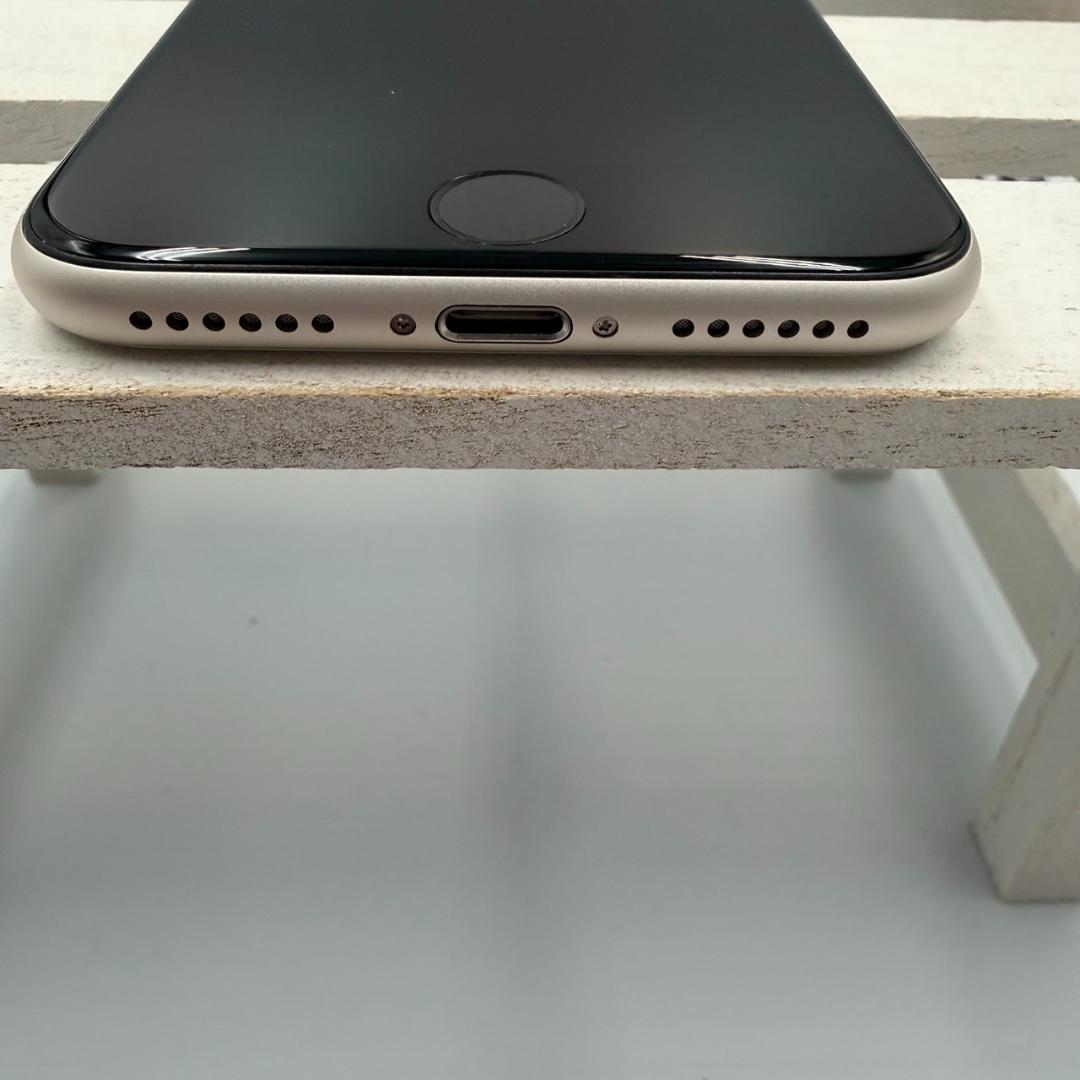 【美品】iPhone SE第3世代 64GB スターライト 321