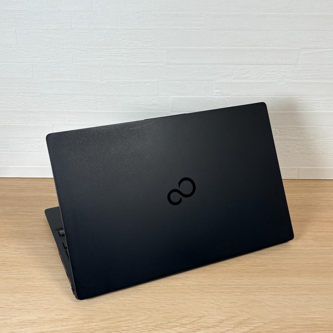 富士通　11世代i5　高年式　美品　ノートパソコン　Windows11　01