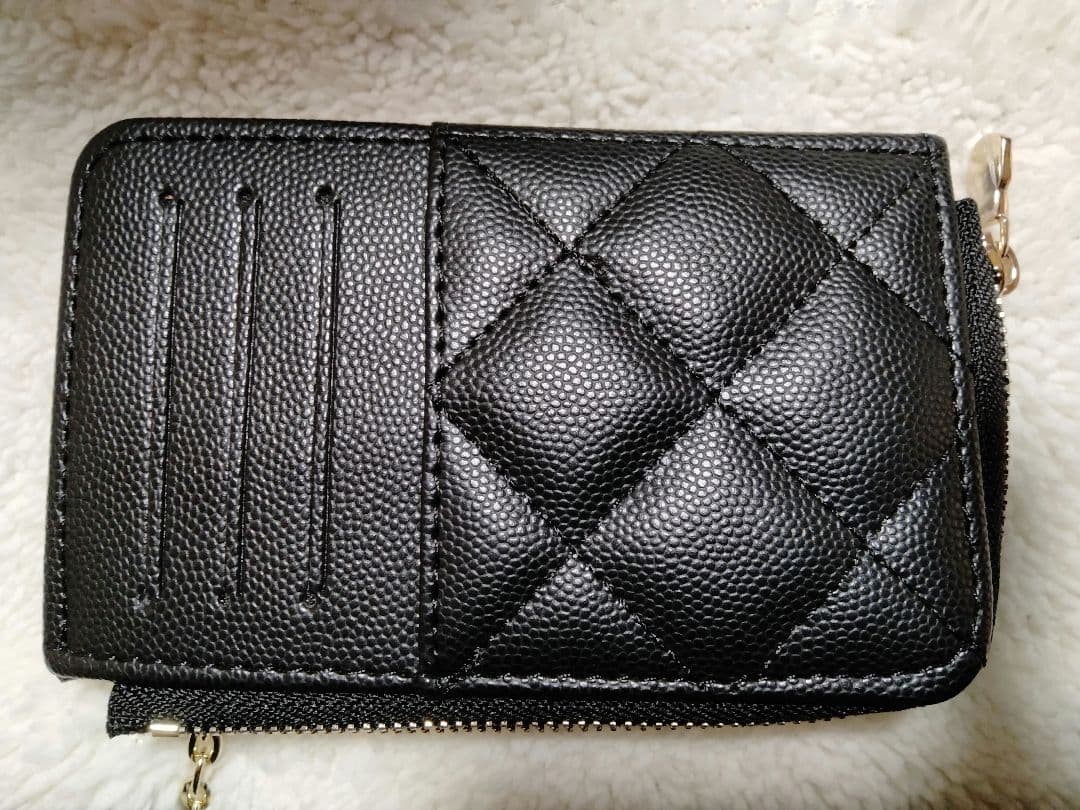 CHANEL ノベルティブラック フラグメントケース