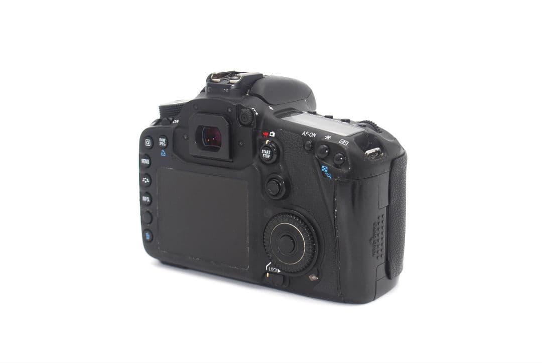 APS-C一眼レフカメラの最上位機種♪Canon 7D ボディ♪