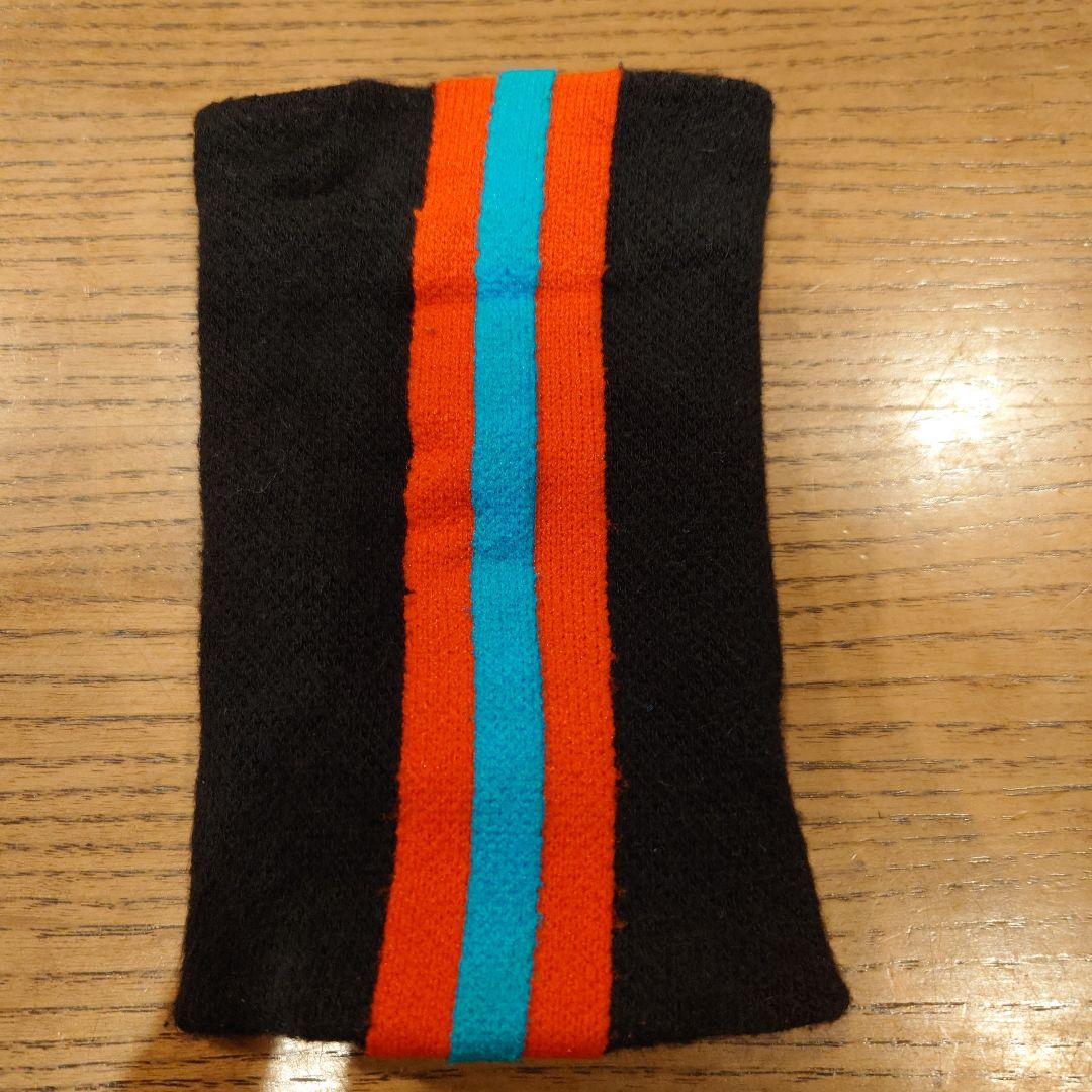 ビーズ付きブラックウォレットチェーン＆リストバンド