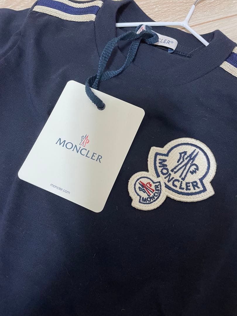 新品タグ付き♡モンクレールTシャツ4A=104㎝