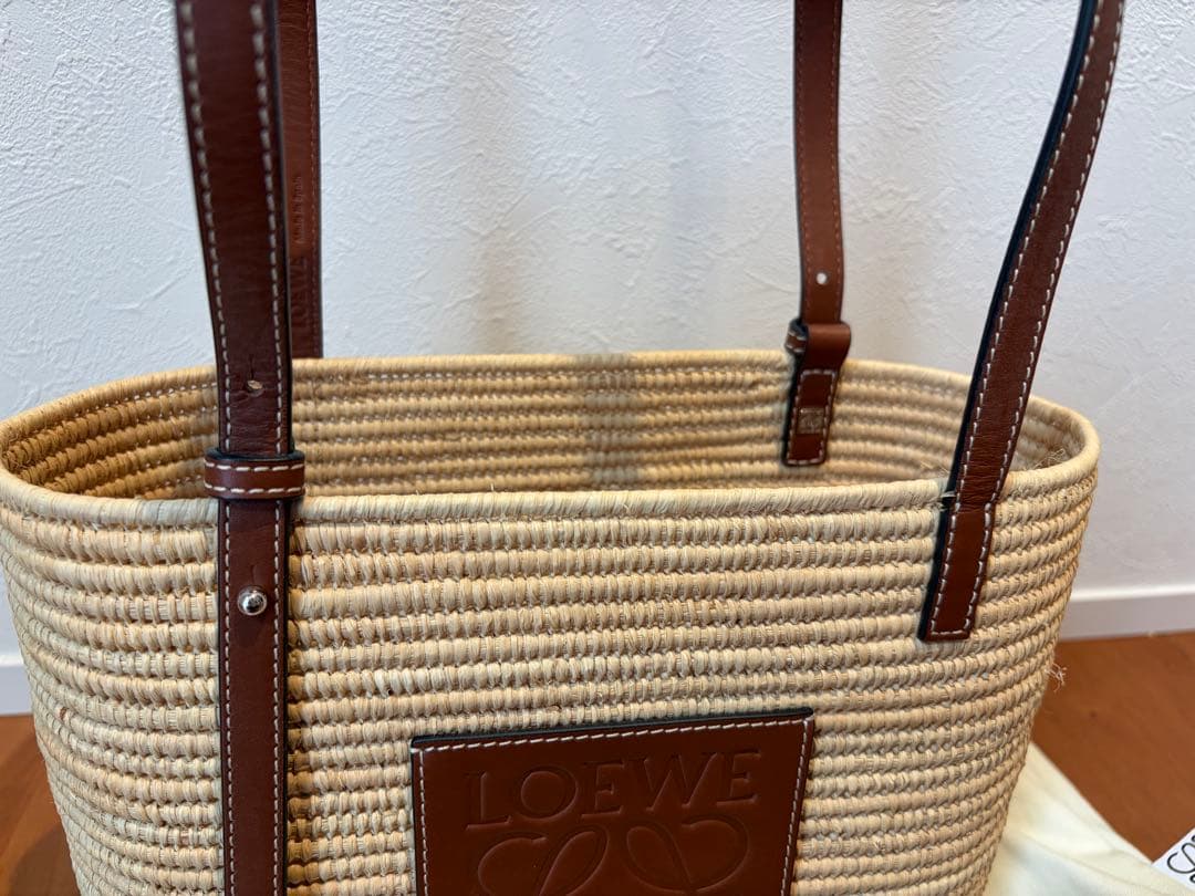 極美品 LOEWE ロエベ　スクエアカゴバック　内袋巾着付き