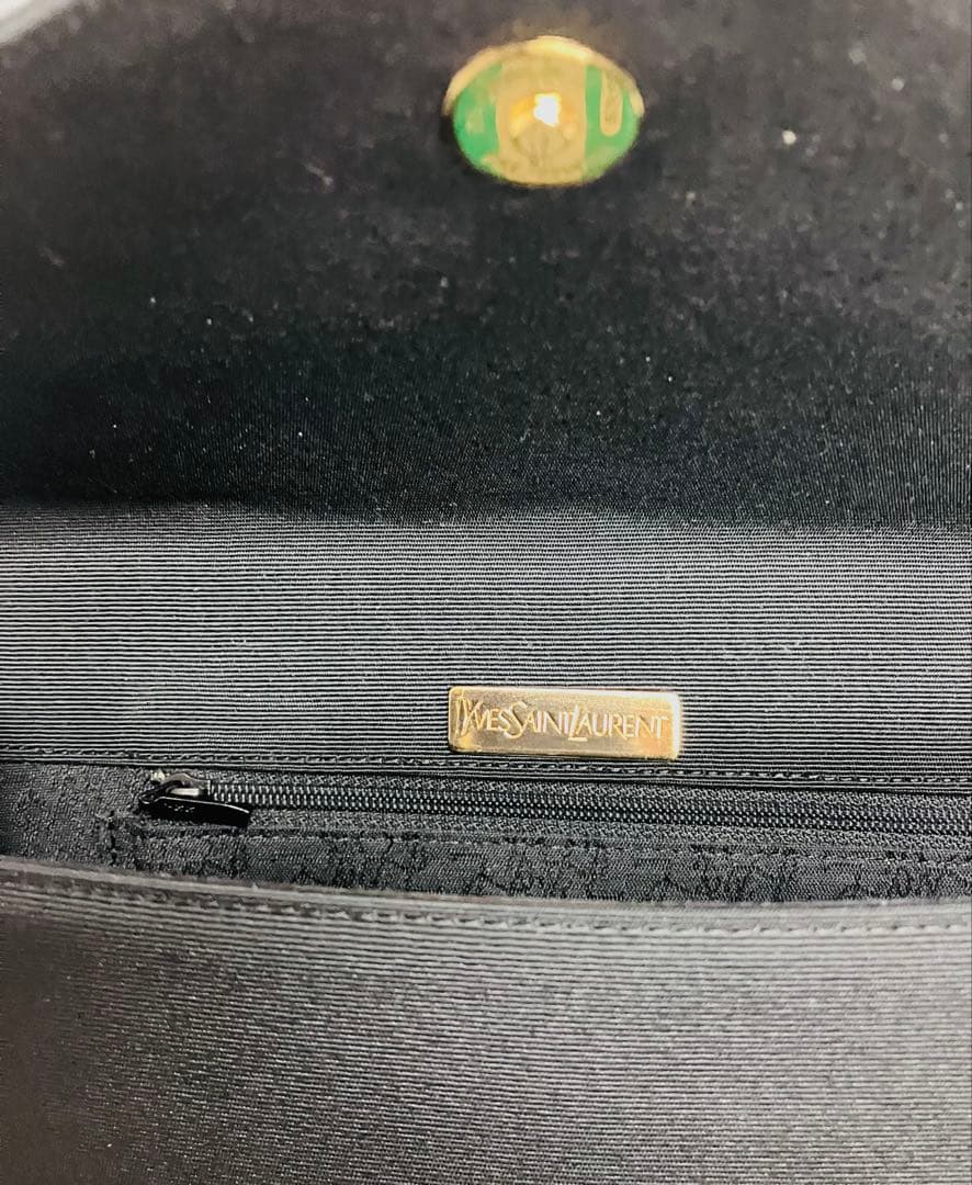 Yves Saint Laurent ブラック クラッチバッグ