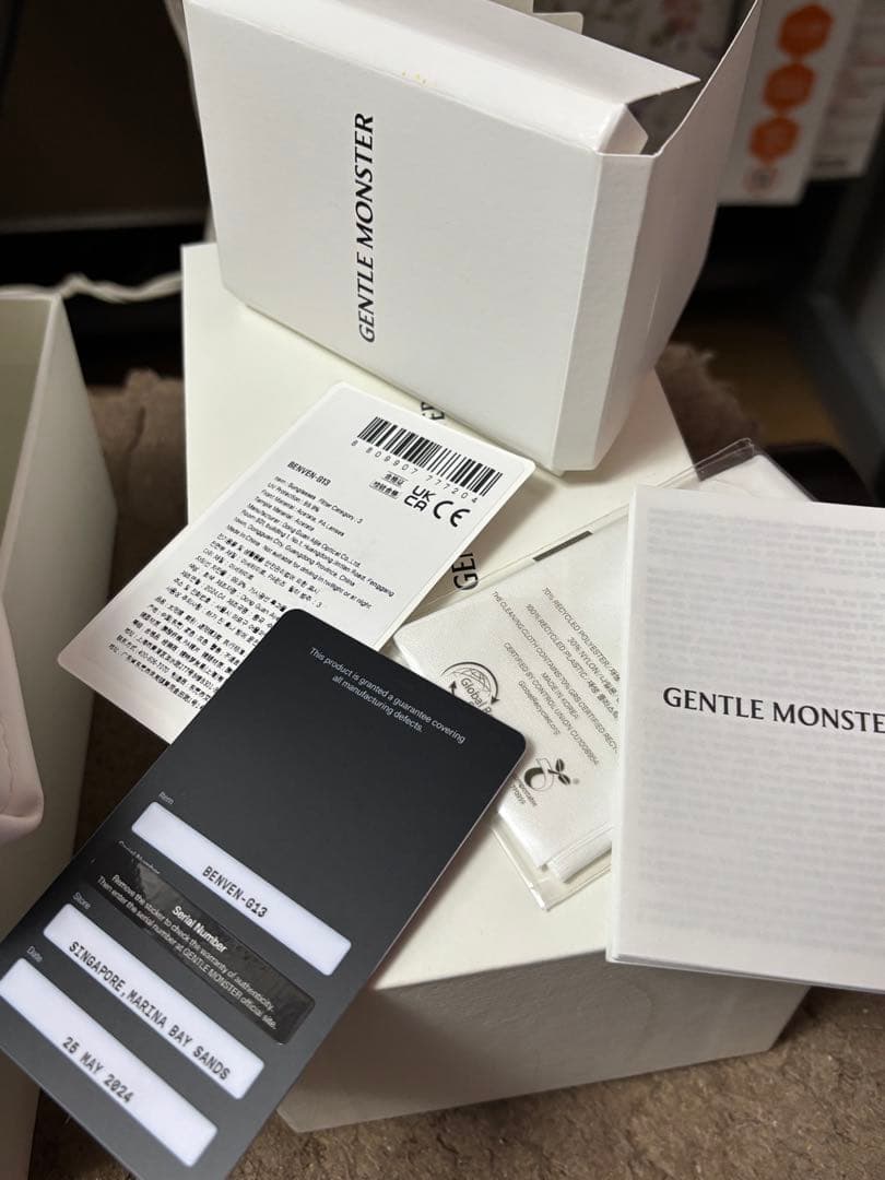 新品未使用　GENTLE MONSTER サングラス　正規店購入　黒いカードあり