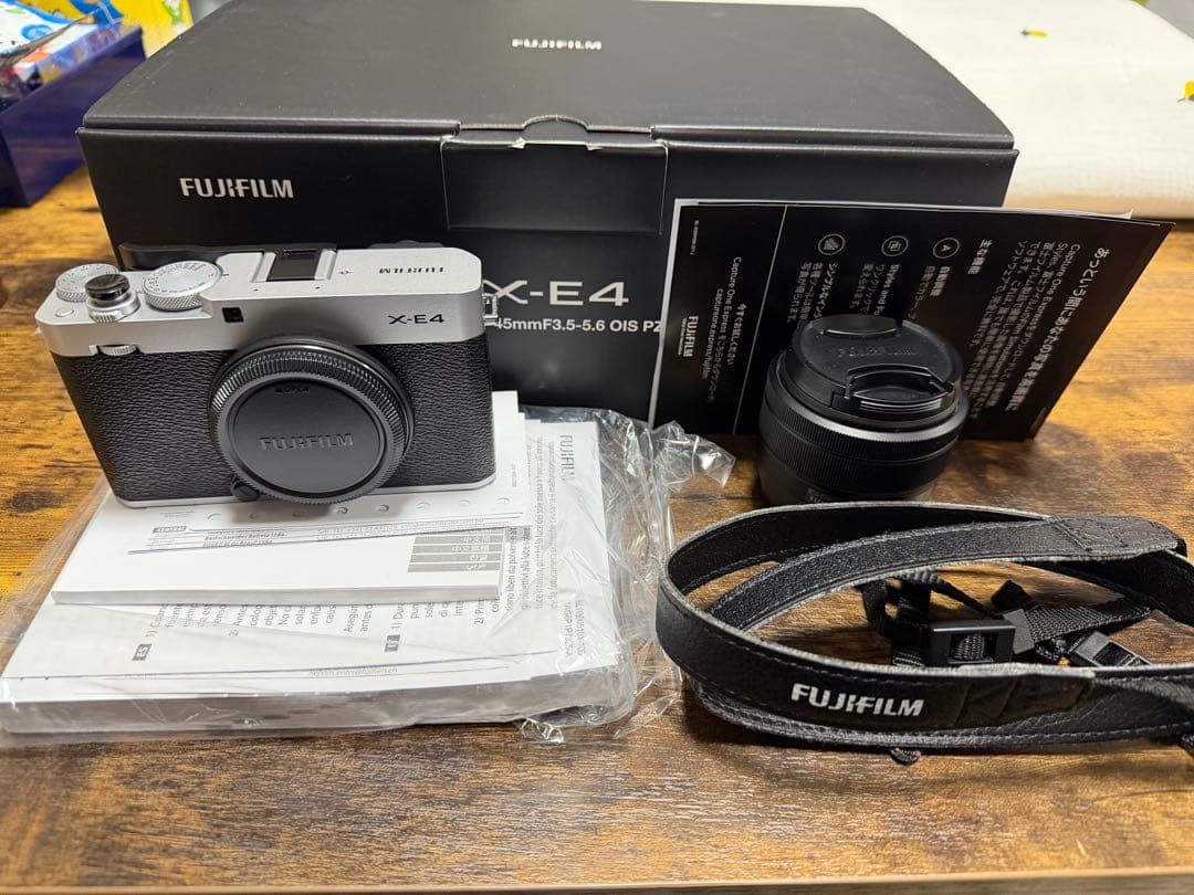 FUJIFILM X-E4 ミラーレス一眼カメラ